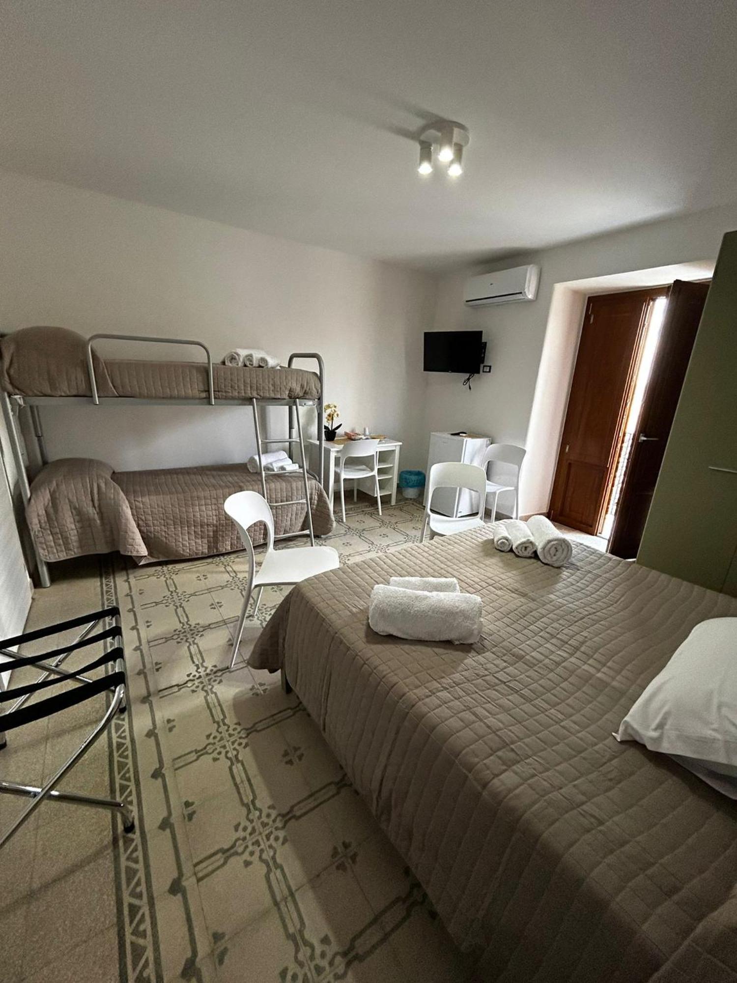 Hotel La Spiga à Gangi Extérieur photo